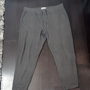Lou & Grey size Large Woman’s camo color Jogger Pants